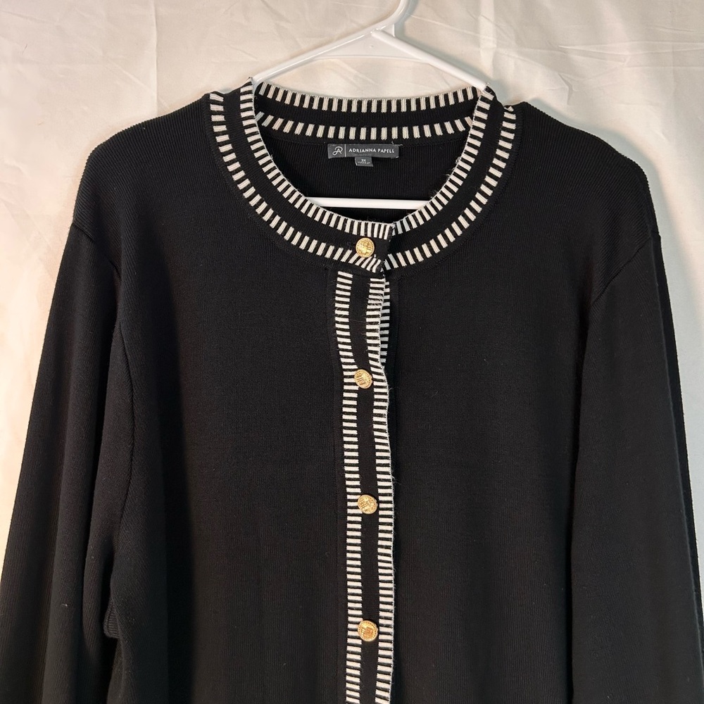 Adrianna Papell Crew Neck Cardigan with White Stitch Detail Gold buttons Size 2X - Picture 2 of 9